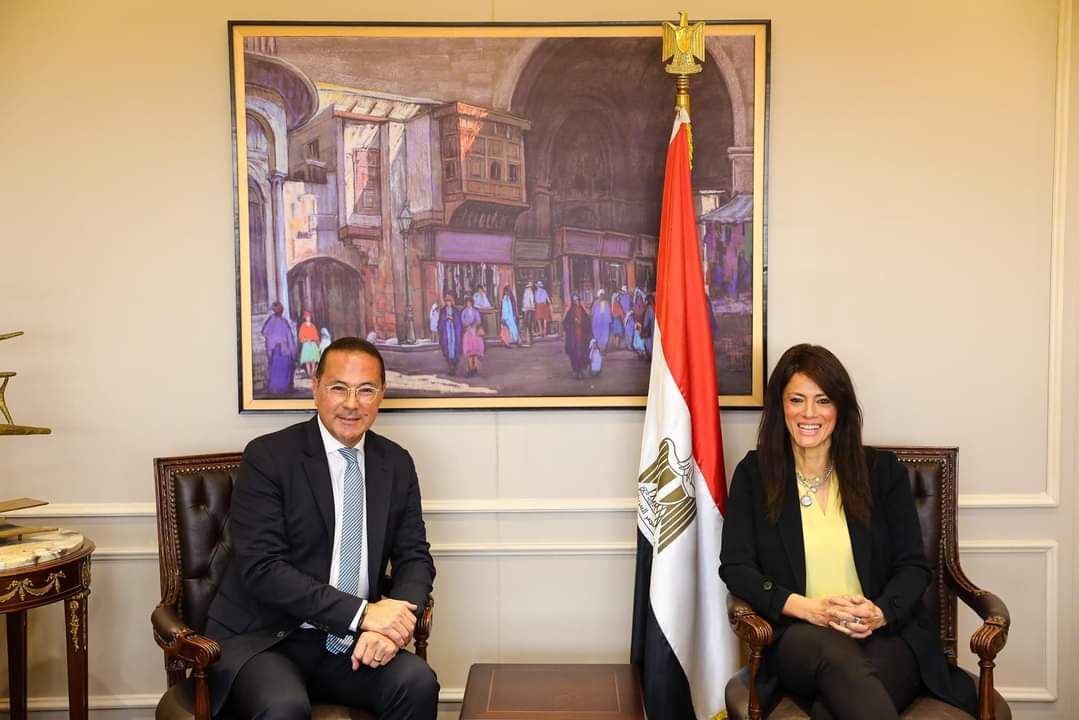 وزيرة التعاون الدولي تبحث مع المدير الإقليمي لمنظمة الأمم المتحدة المشروعات الخضراء وتنفيذ برنامج «نُوَفِّــي» 4 FB IMG 1712413260935